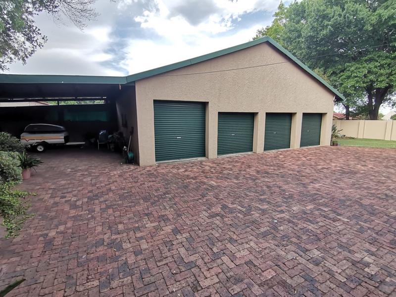 3 Bedroom Property for Sale in Vaalpark Free State